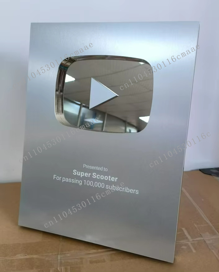 Premi con pulsante di riproduz - Esports Gaming Trophy recensione e prezzo